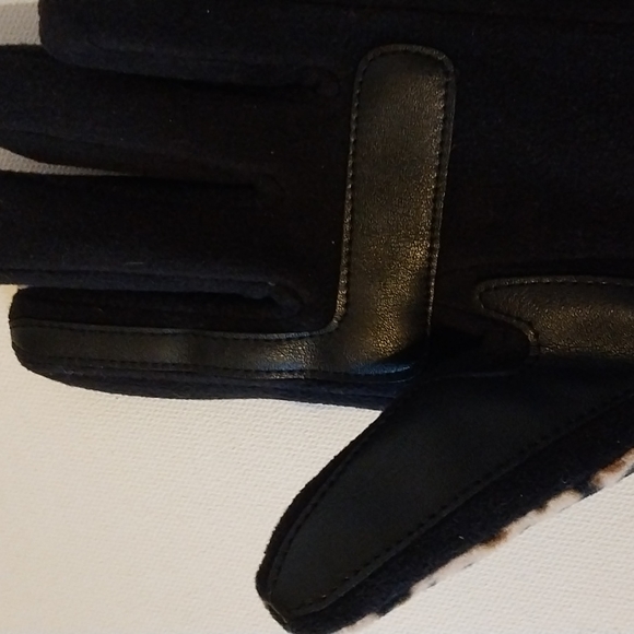 Leopard Gloves ISOTONER Tech Savy Stretch - Picture 6 of 8